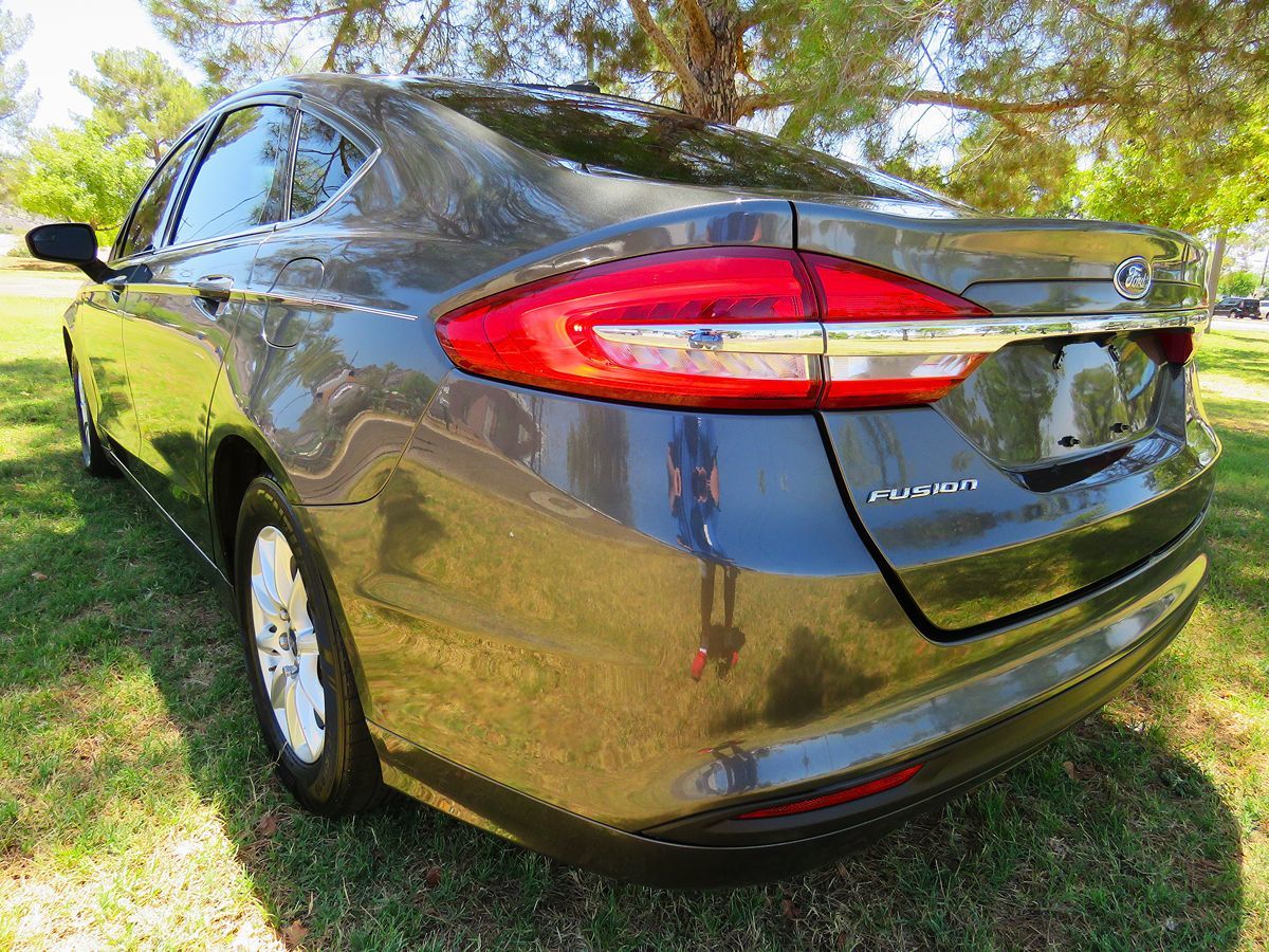 2018 Ford Fusion S photo 5