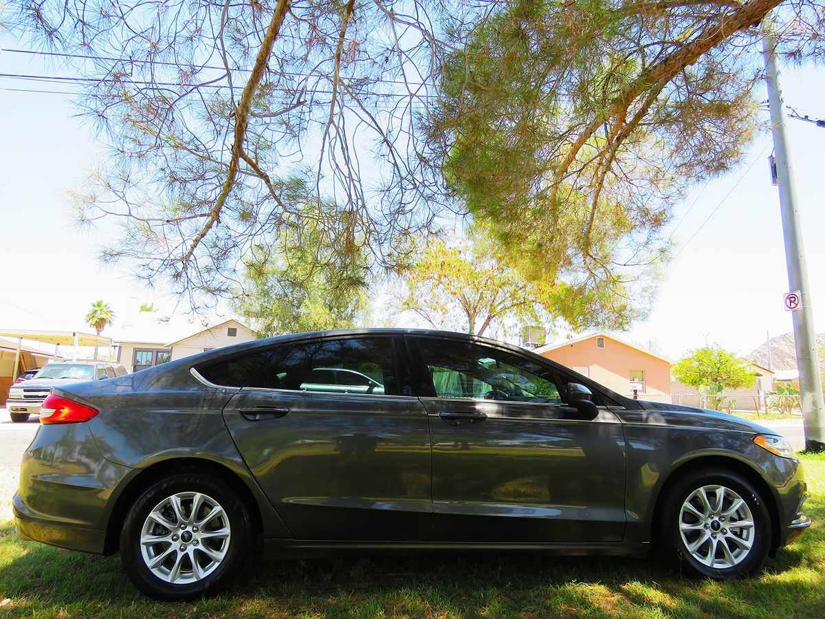 2018 Ford Fusion S photo 9