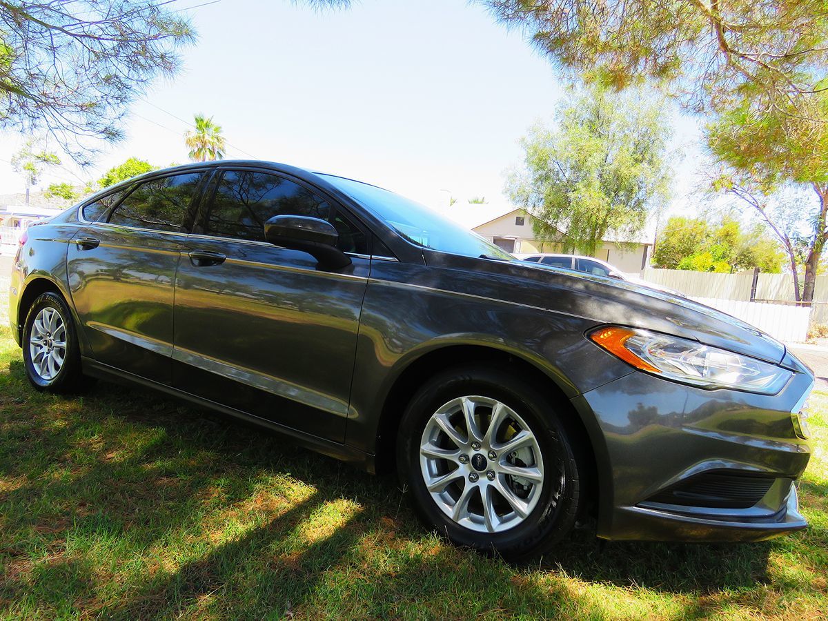 2018 Ford Fusion S photo 10