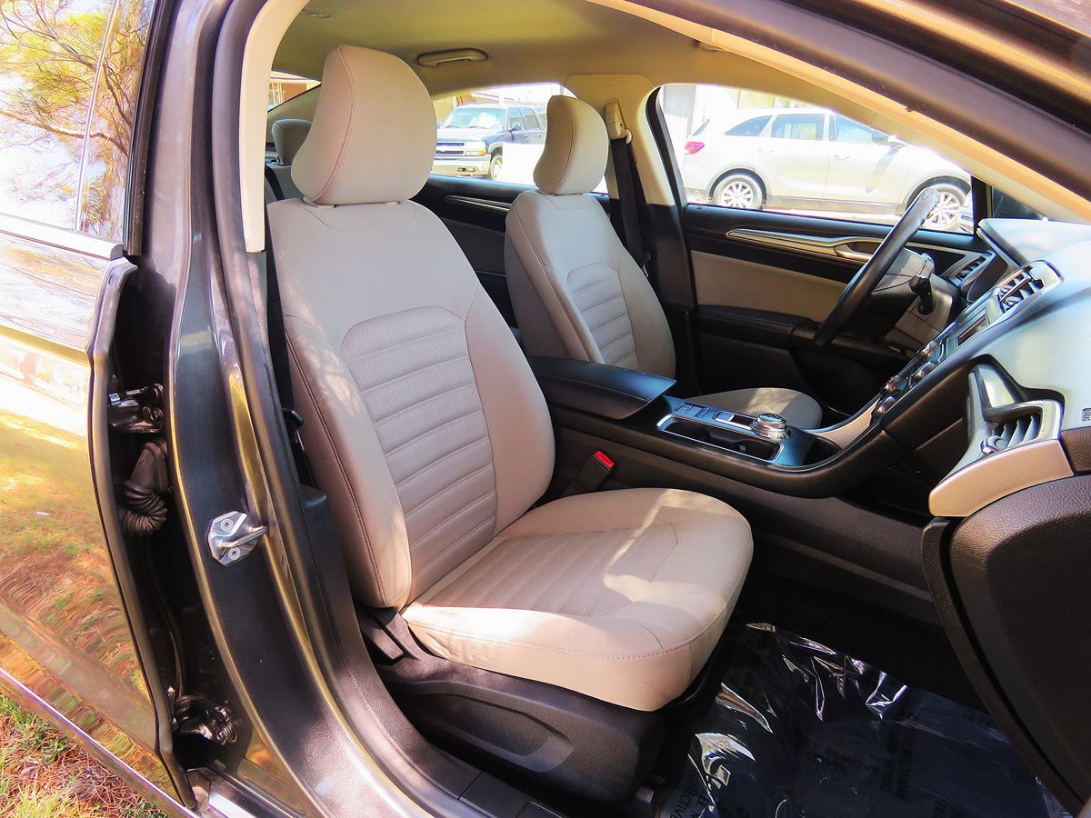 2018 Ford Fusion S photo 14