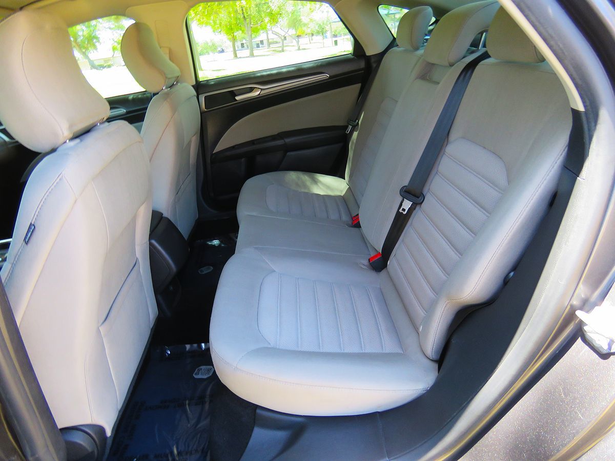 2018 Ford Fusion S photo 18