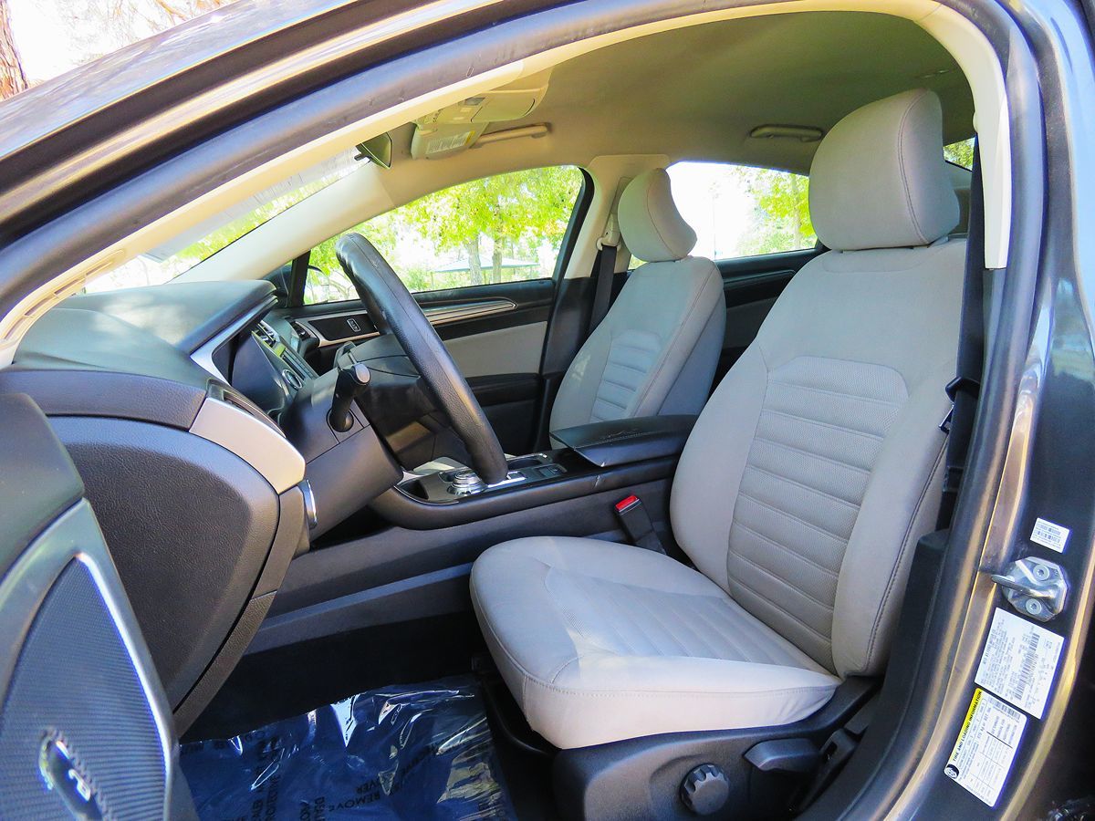 2018 Ford Fusion S photo 20