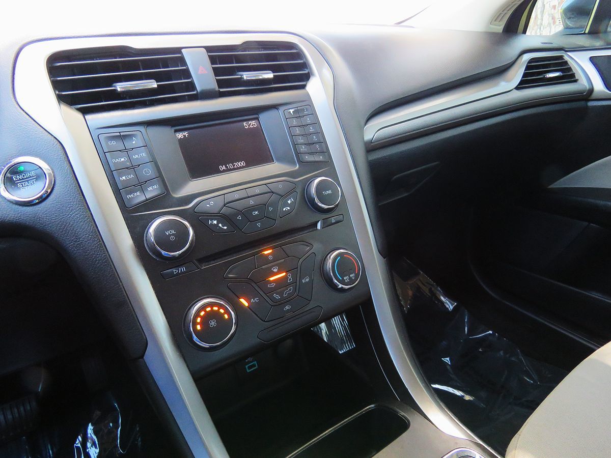 2018 Ford Fusion S photo 22
