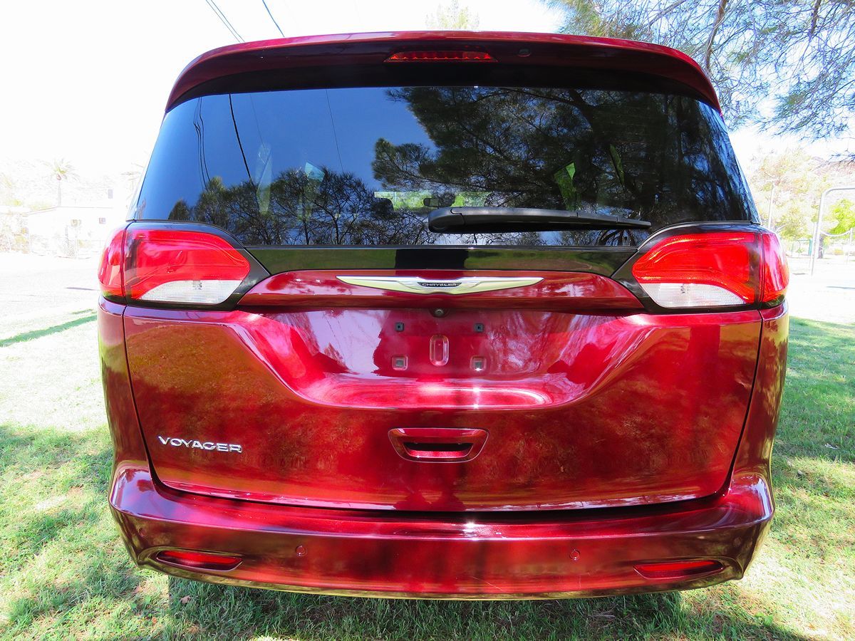 2021 Chrysler Voyager LX photo 6