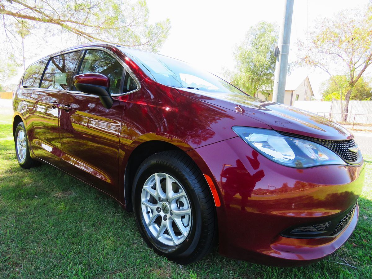 2021 Chrysler Voyager LX photo 10