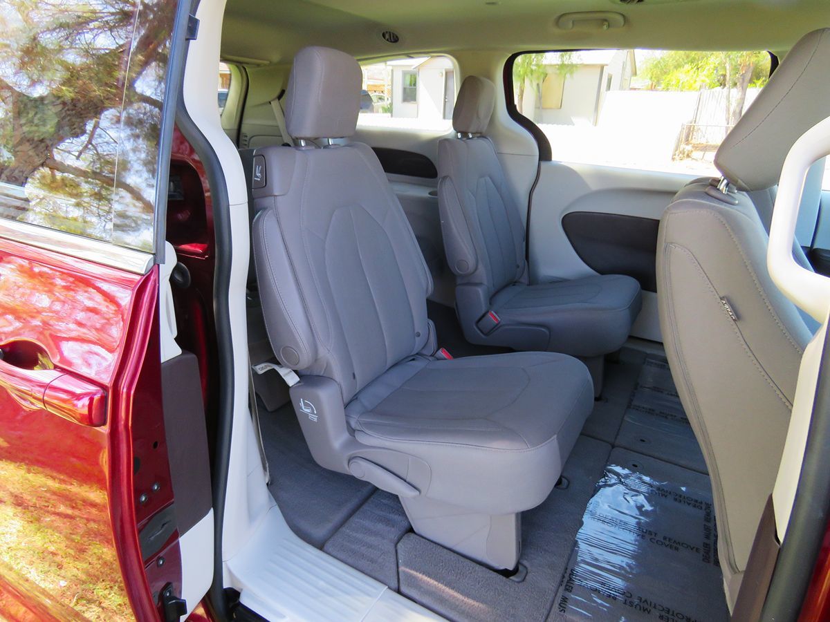2021 Chrysler Voyager LX photo 17