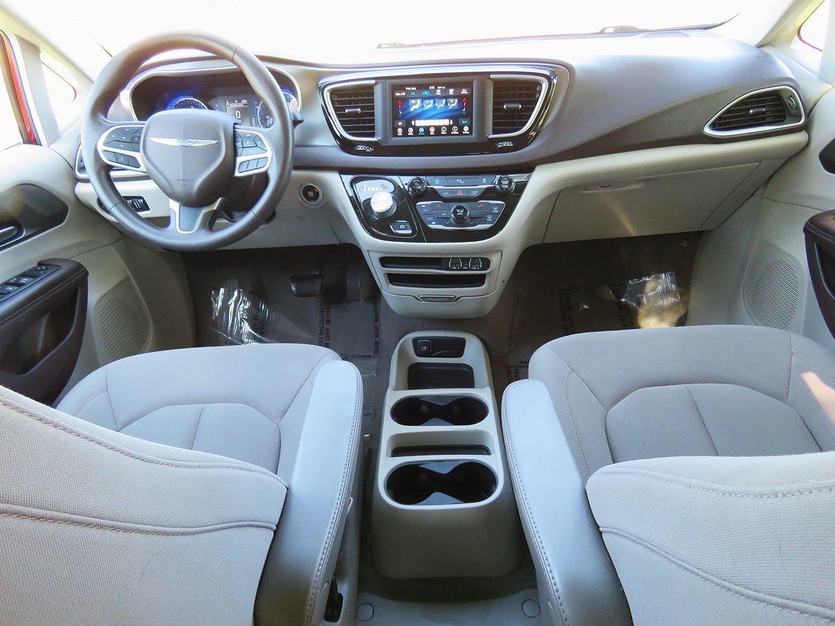 2021 Chrysler Voyager LX photo 28