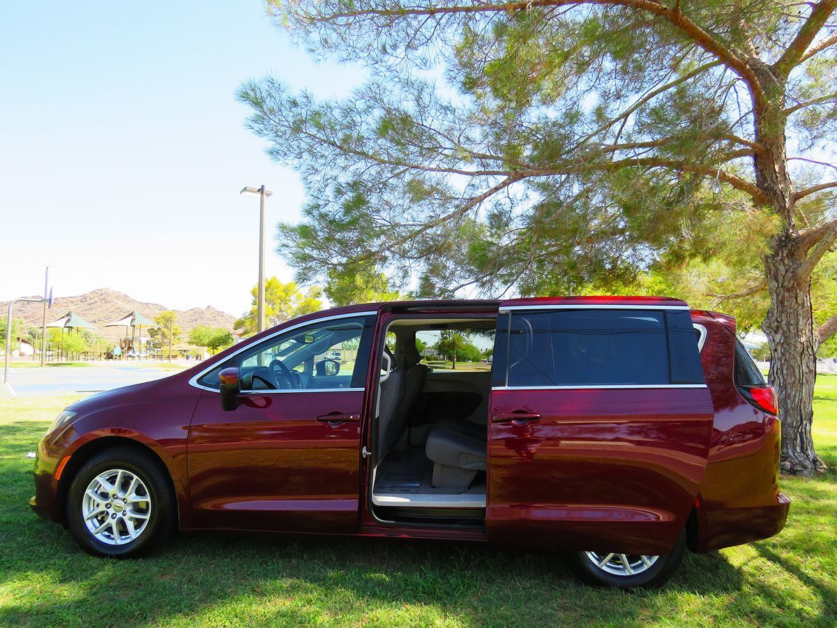 2021 Chrysler Voyager LX photo 19