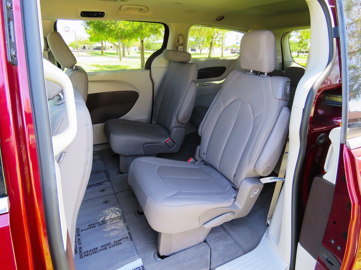 2021 Chrysler Voyager LX photo 20