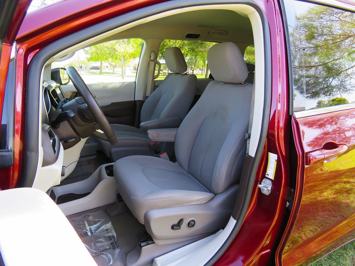 2021 Chrysler Voyager LX photo 22