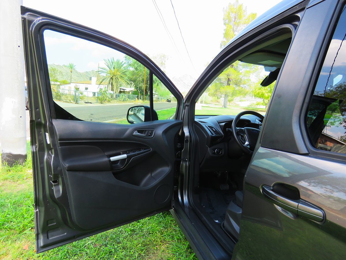 2016 Ford Transit XLT photo 21