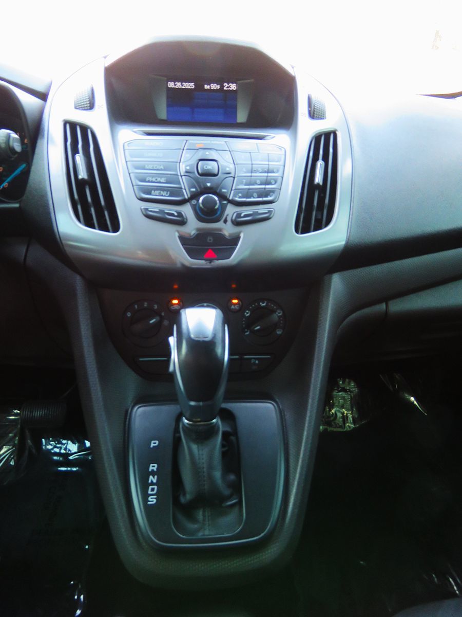2016 Ford Transit XLT photo 26
