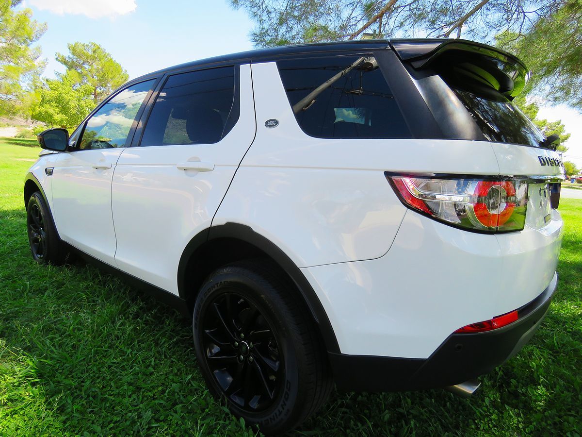 2019 Land Rover Discovery Sport SE photo 3