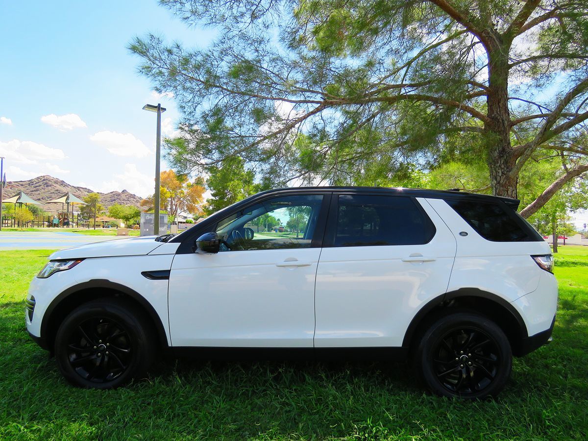 2019 Land Rover Discovery Sport SE photo 2