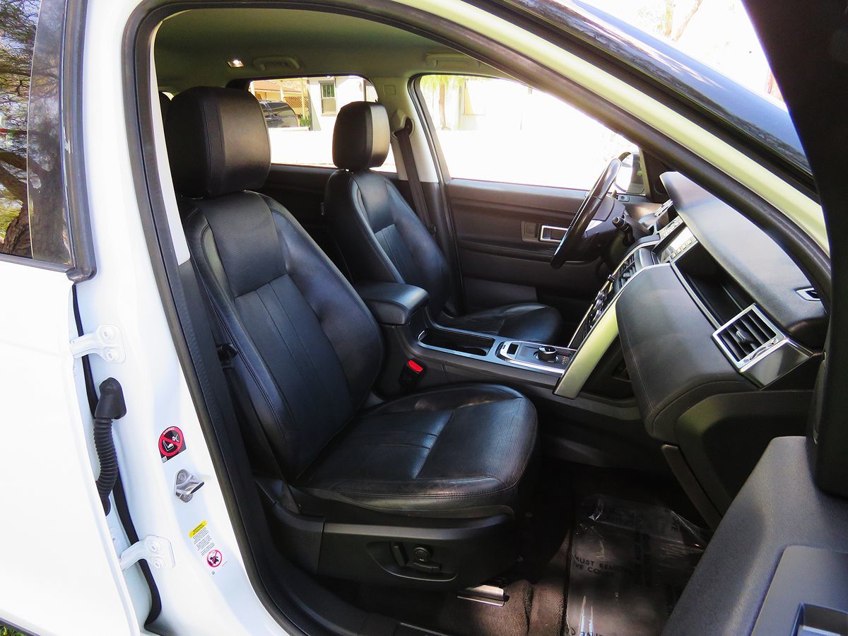 2019 Land Rover Discovery Sport SE photo 14