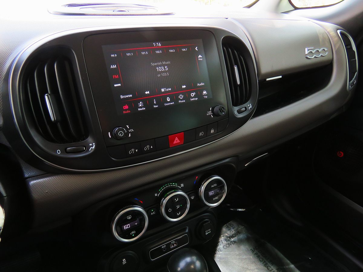 2018 Fiat 500L Lounge photo 25
