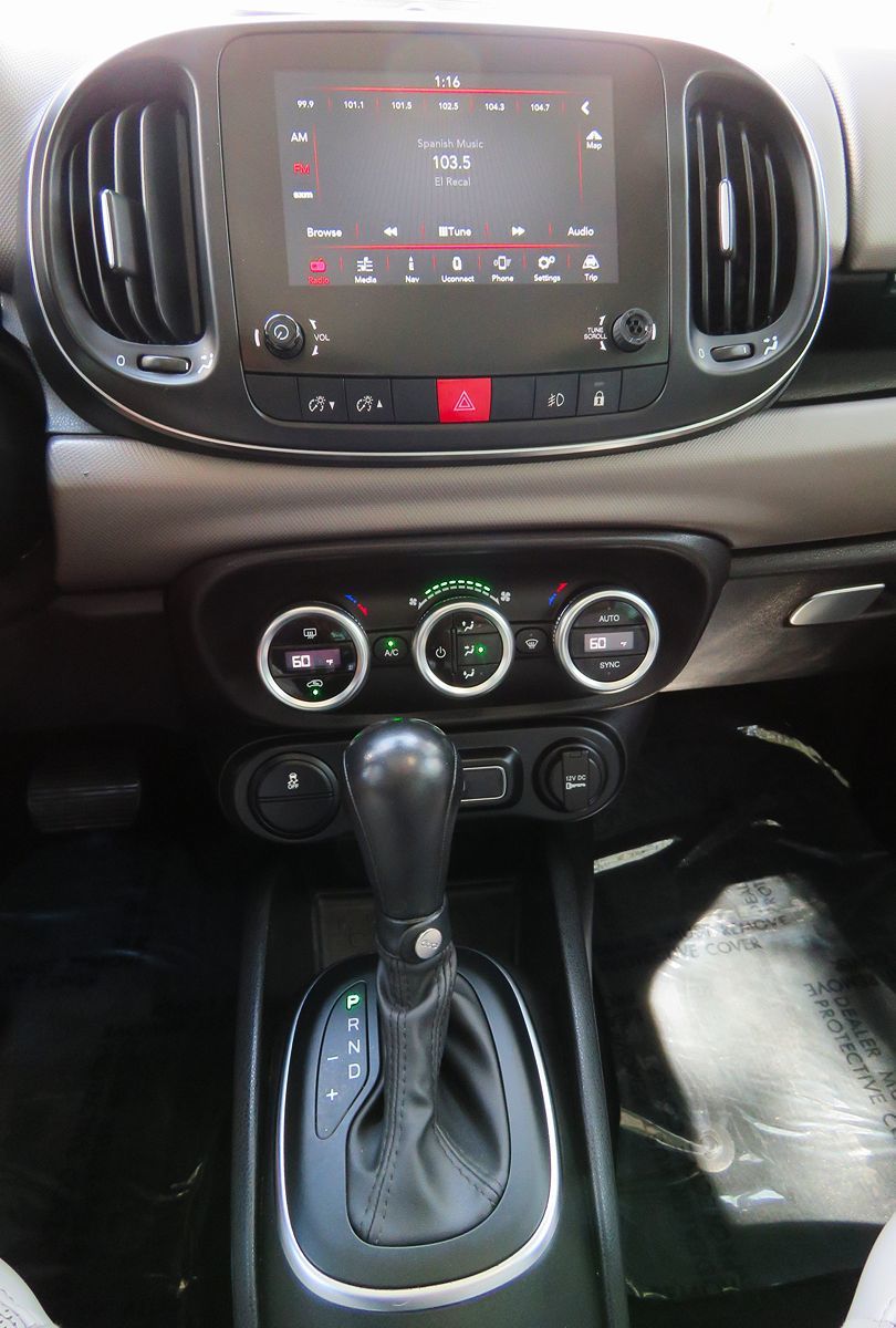 2018 Fiat 500L Lounge photo 29