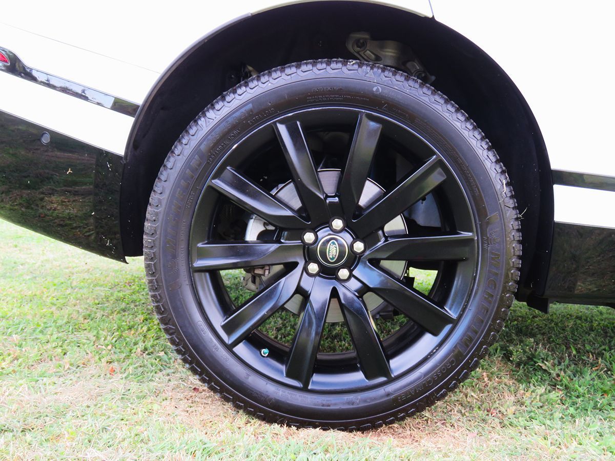 2019 Land Rover Range Rover Velar R-Dynamic SE photo 11