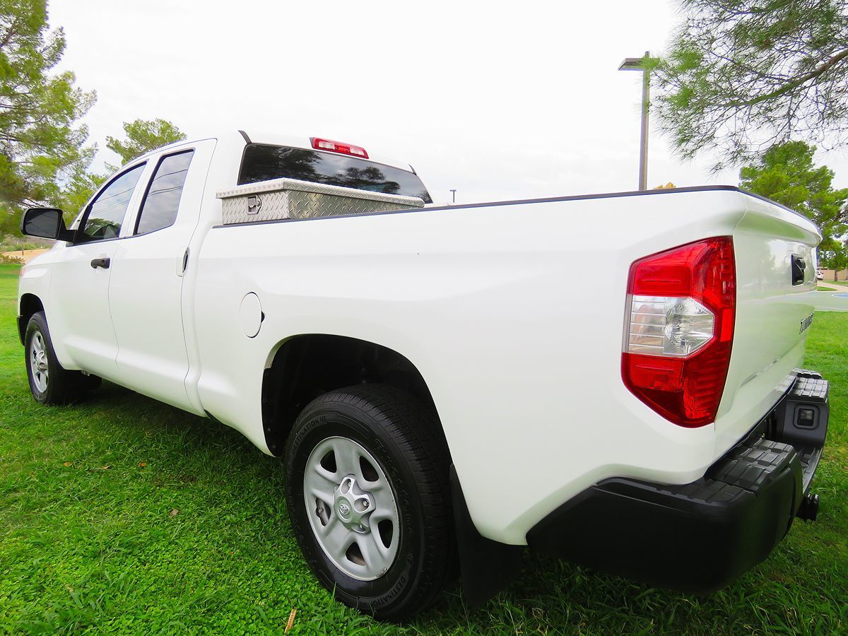 2017 Toyota Tundra SR photo 3