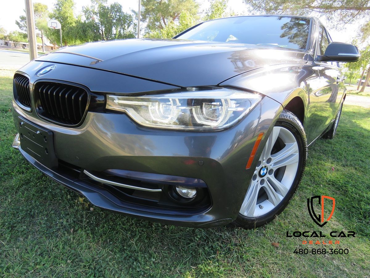 2017 BMW 3 Series 330i xDrive Sedan's photo