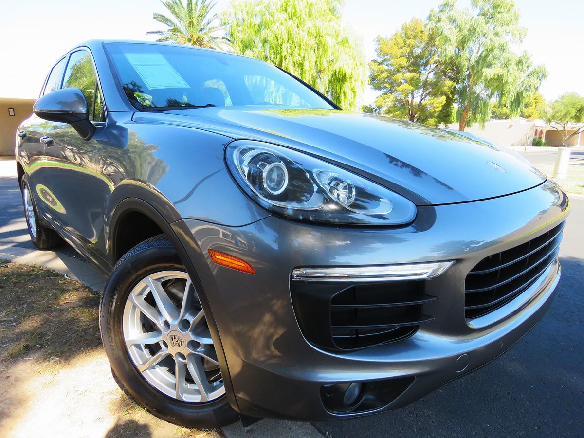 Photo 11 of this Porsche Cayenne