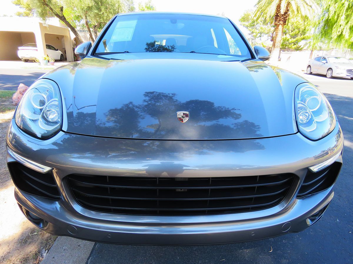 Photo 12 of this Porsche Cayenne