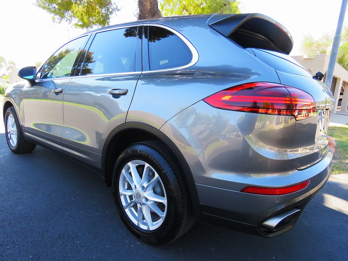 Photo 4 of this Porsche Cayenne
