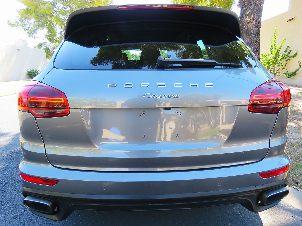 Photo 6 of this Porsche Cayenne