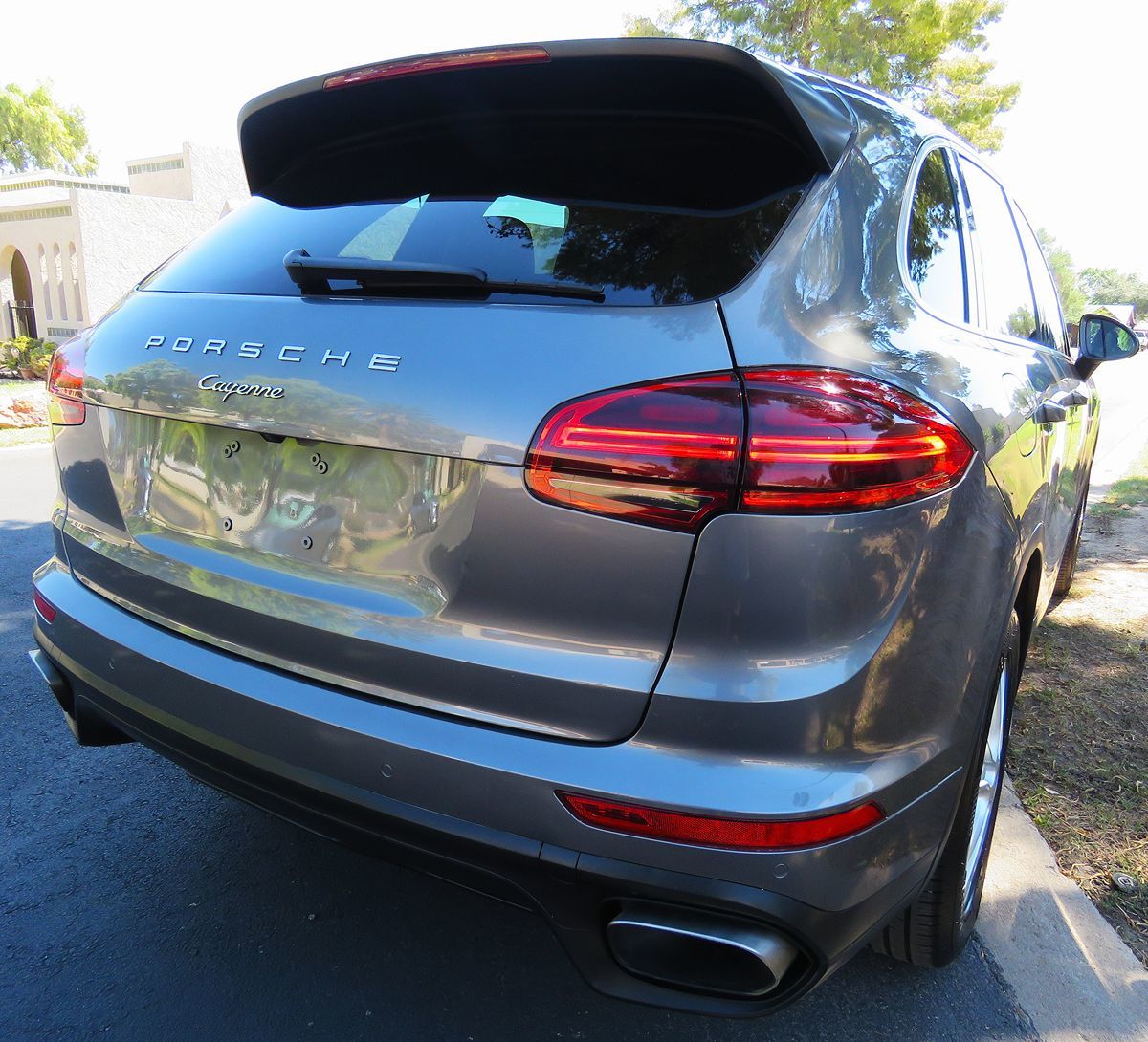 Photo 8 of this Porsche Cayenne