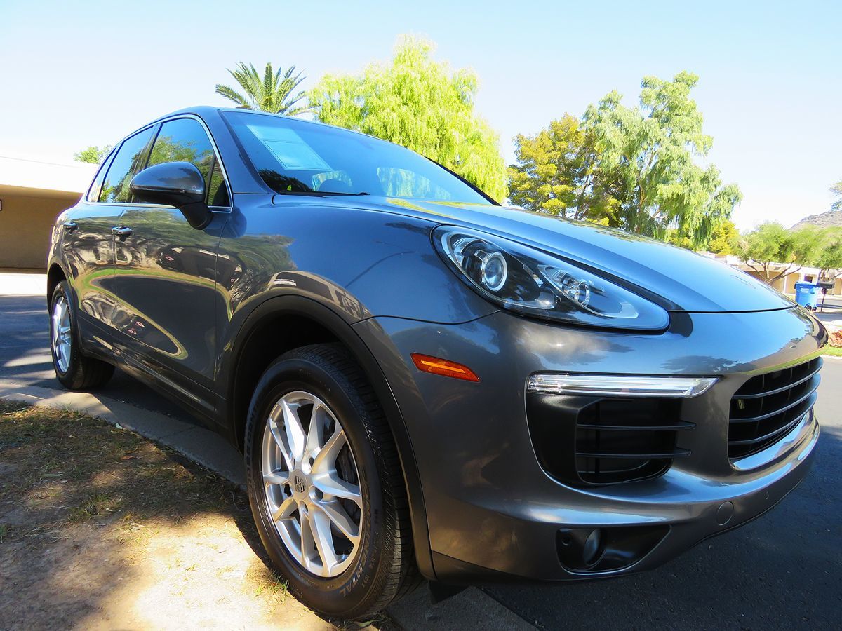 Photo 10 of this Porsche Cayenne