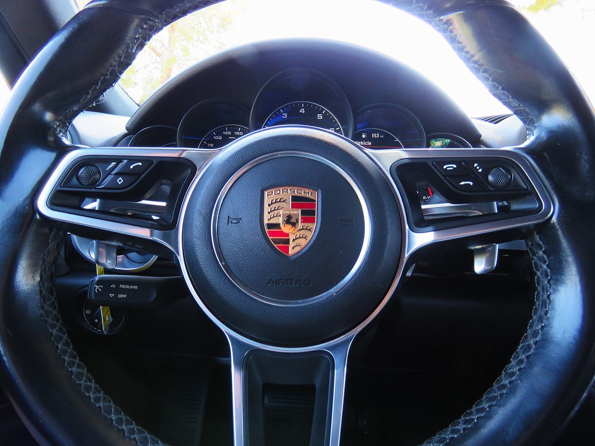 Photo 23 of this Porsche Cayenne