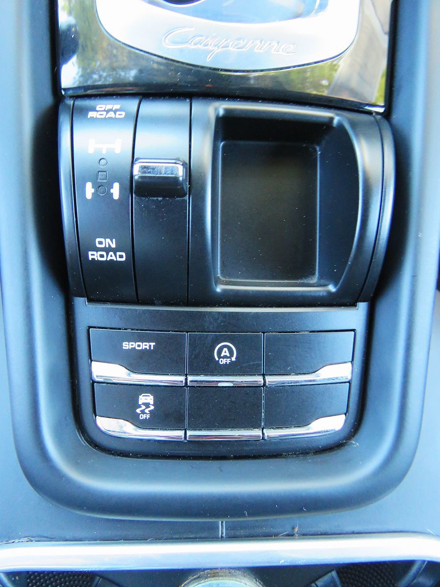 Photo 28 of this Porsche Cayenne
