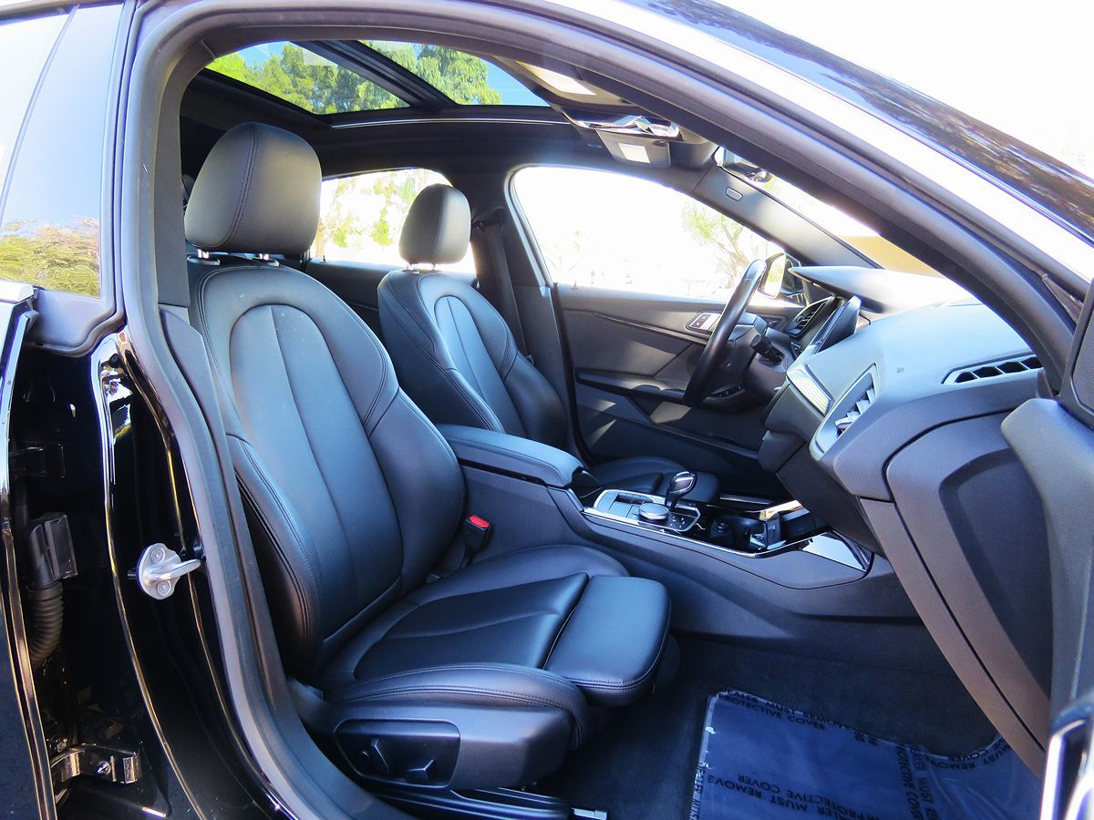 Photo 12 of this BMW 2 Series