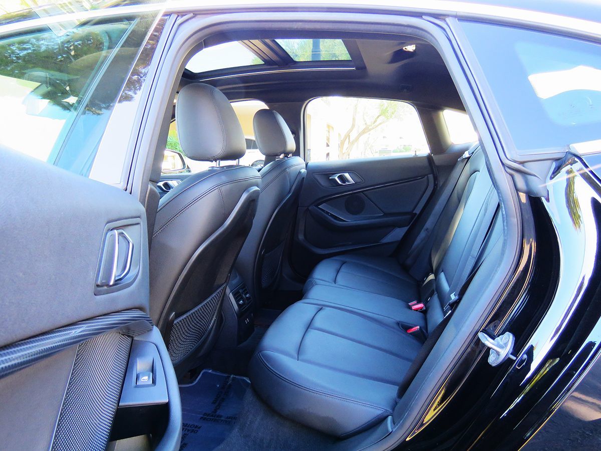 Photo 18 of this BMW 2 Series