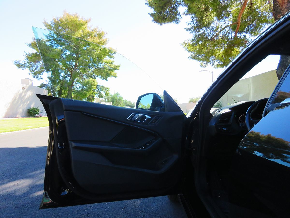 Photo 19 of this BMW 2 Series