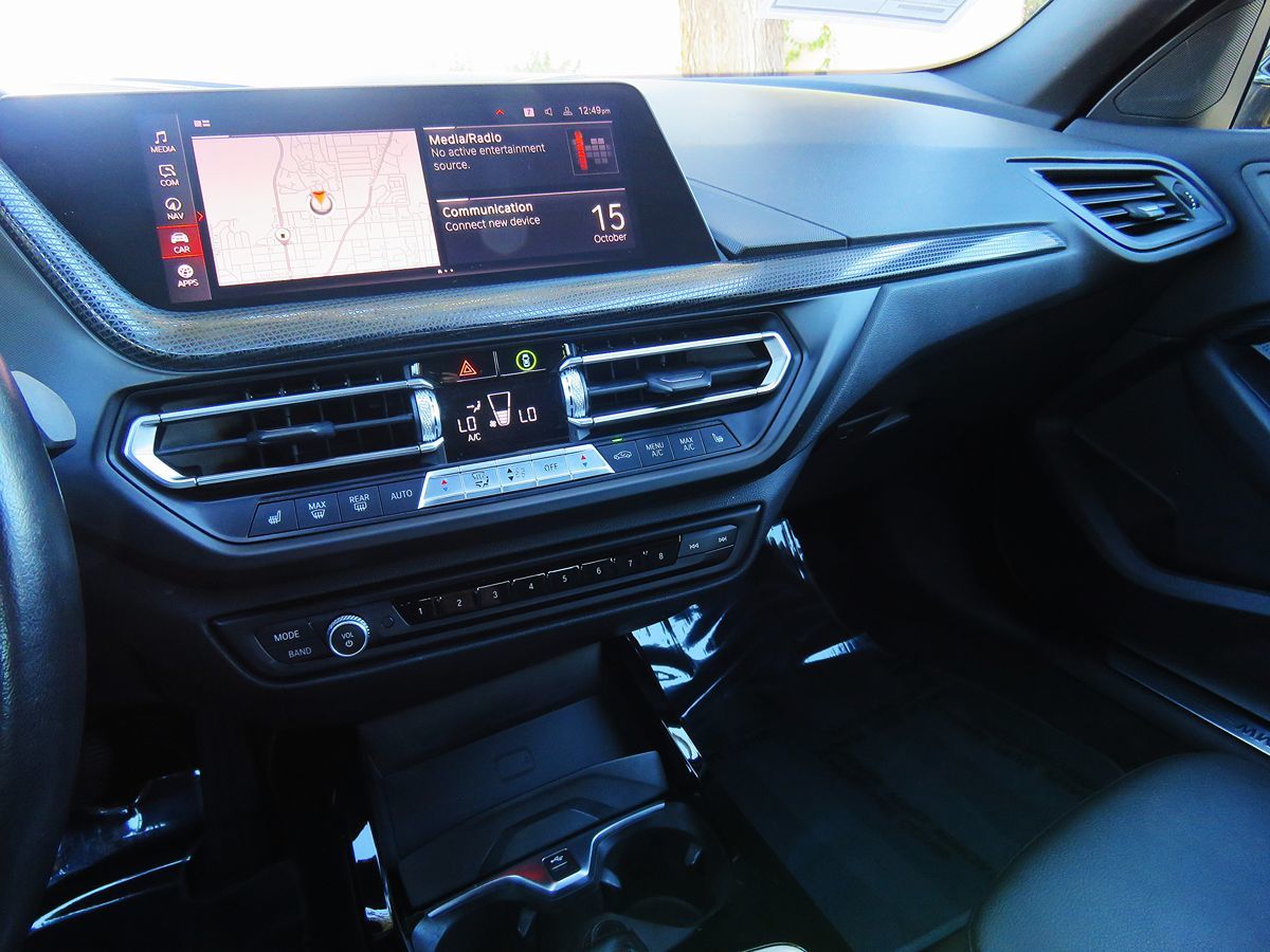 Photo 23 of this BMW 2 Series