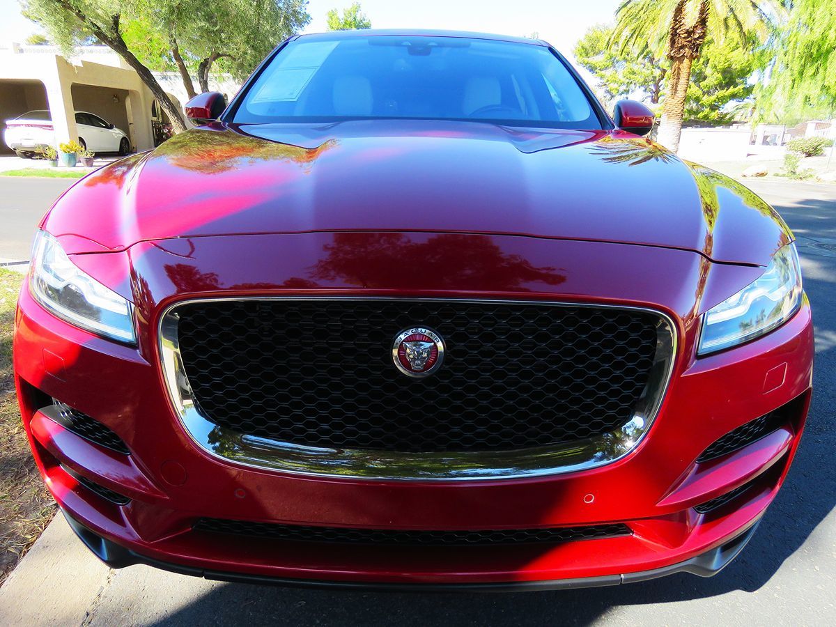 Photo 12 of this Jaguar F-PACE