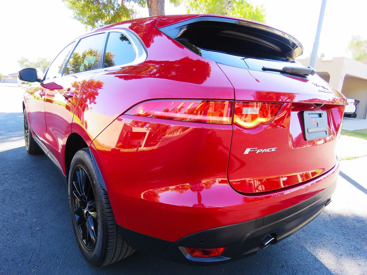 Photo 5 of this Jaguar F-PACE