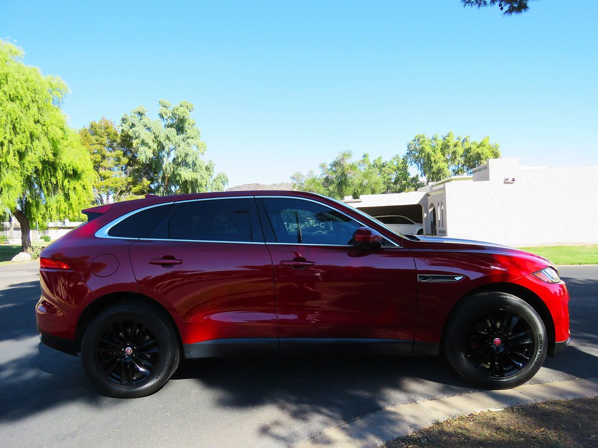 Photo 9 of this Jaguar F-PACE