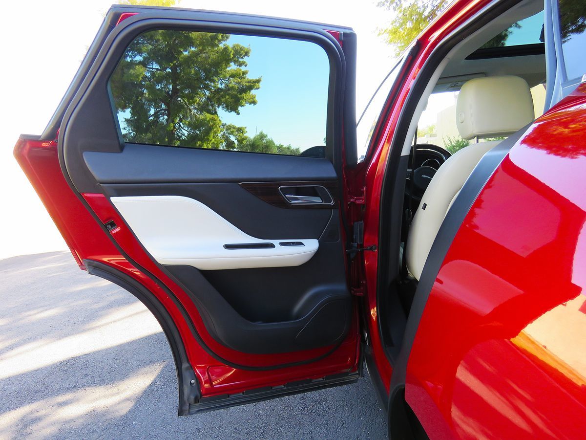 Photo 19 of this Jaguar F-PACE