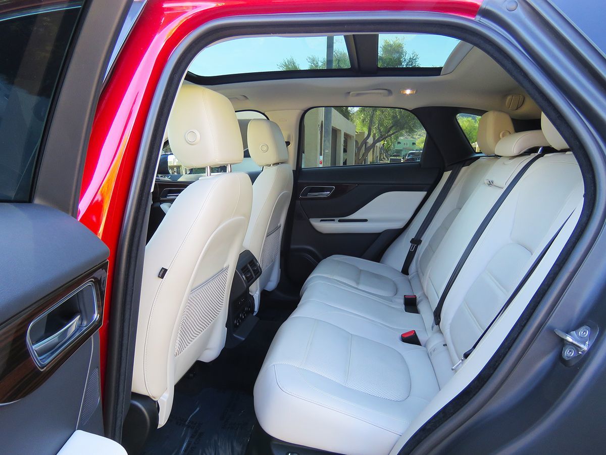 Photo 20 of this Jaguar F-PACE