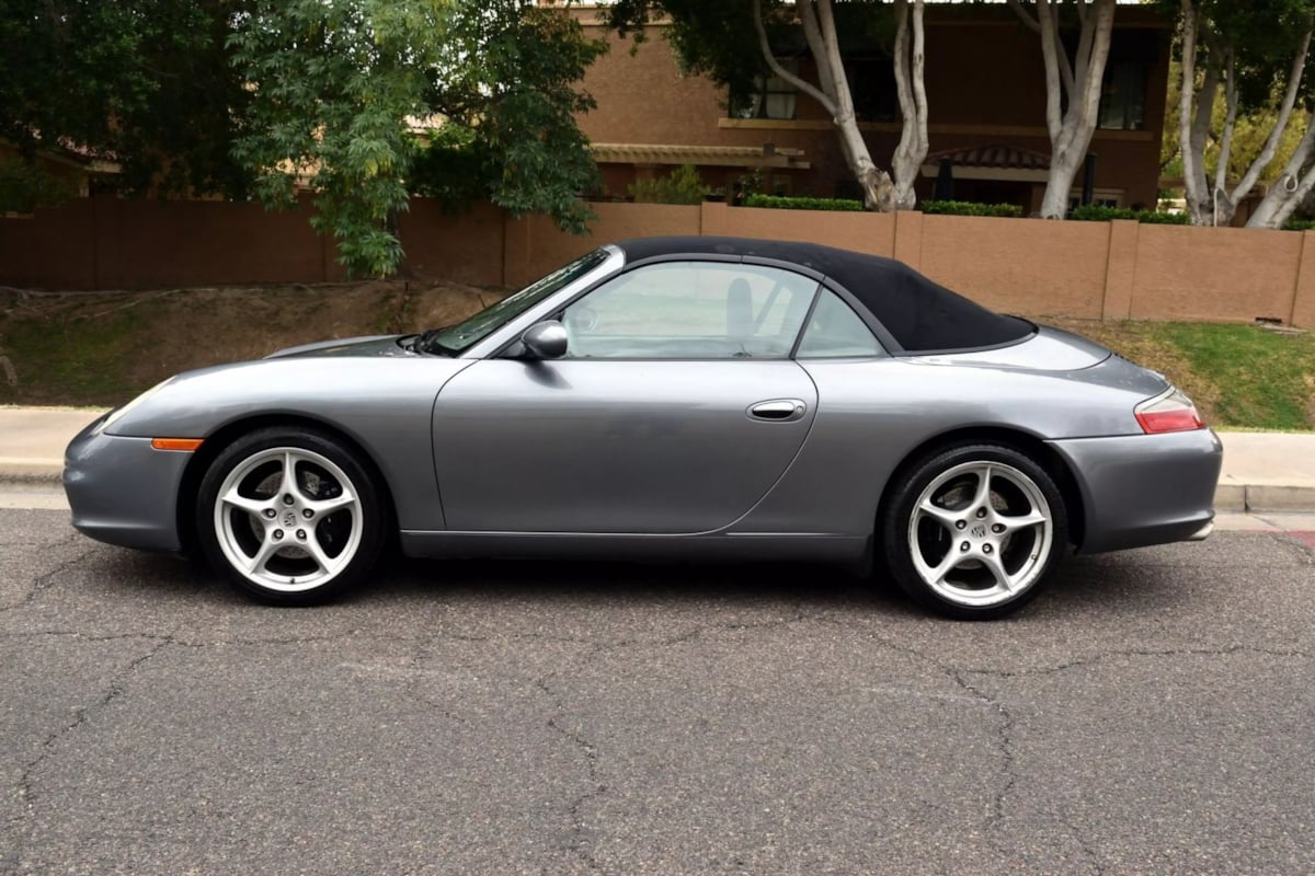 2002 Porsche 911 Cabriolet photo 4