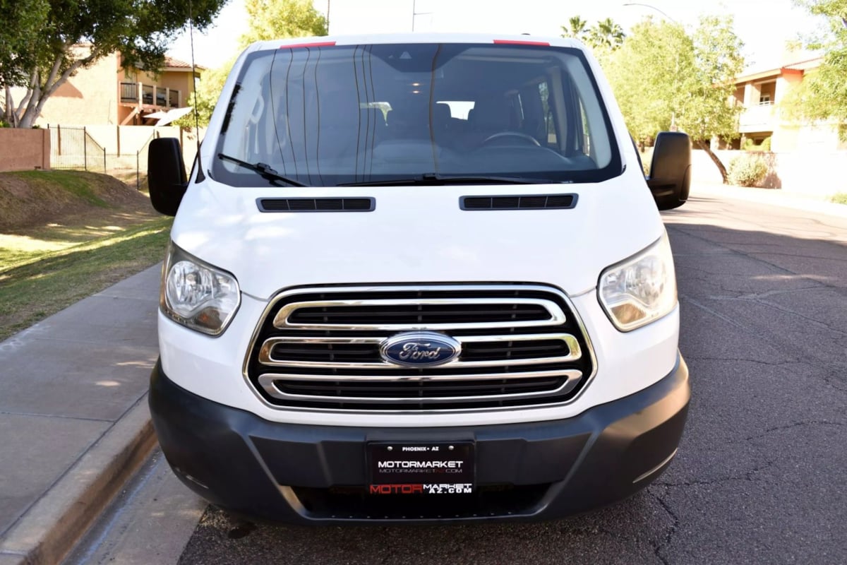 2017 Ford Transit XLT photo 2