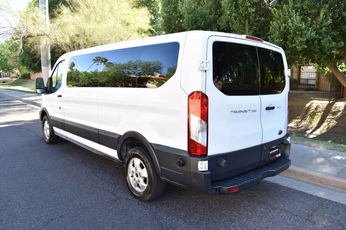 2017 Ford Transit XLT photo 5