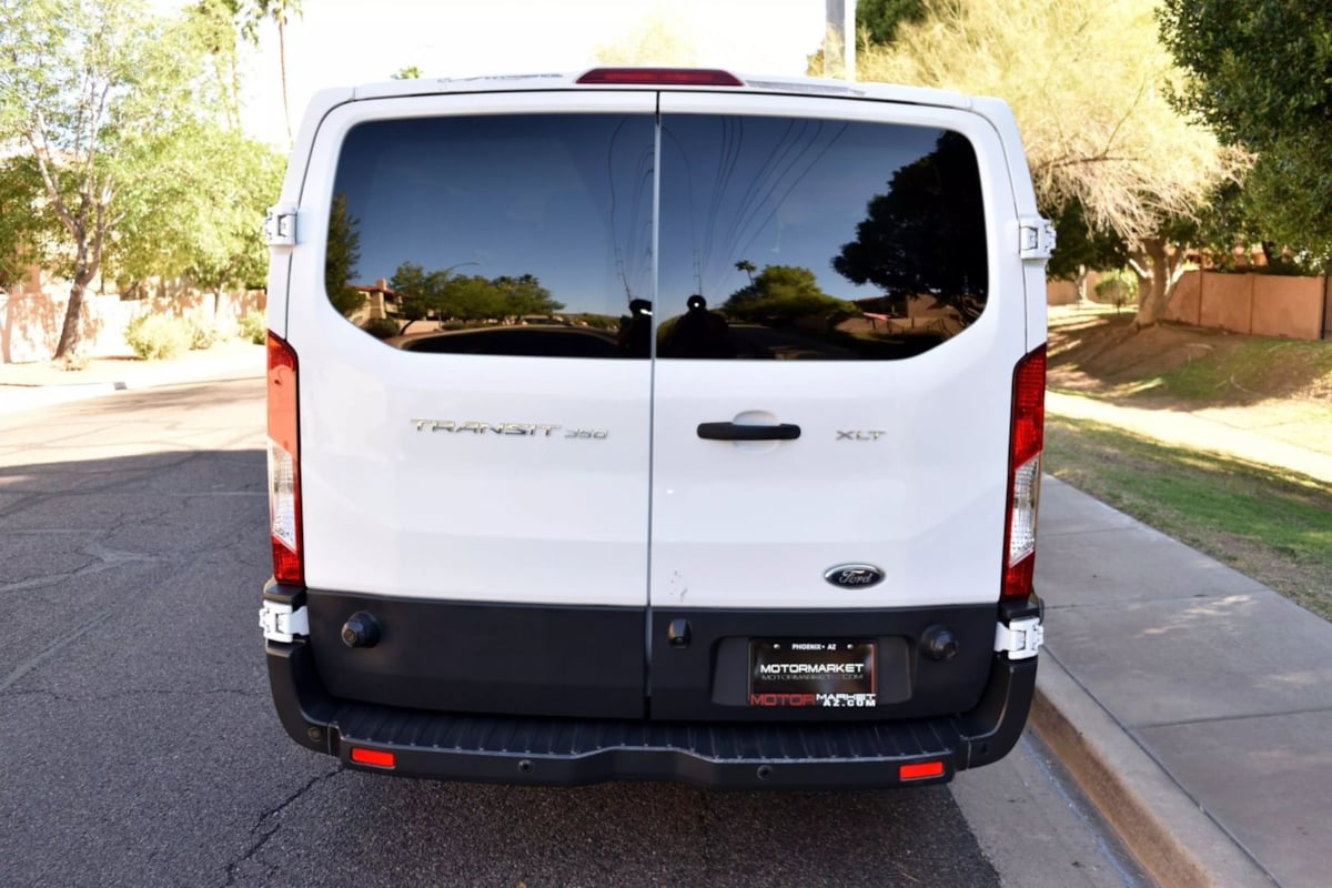 2017 Ford Transit XLT photo 6