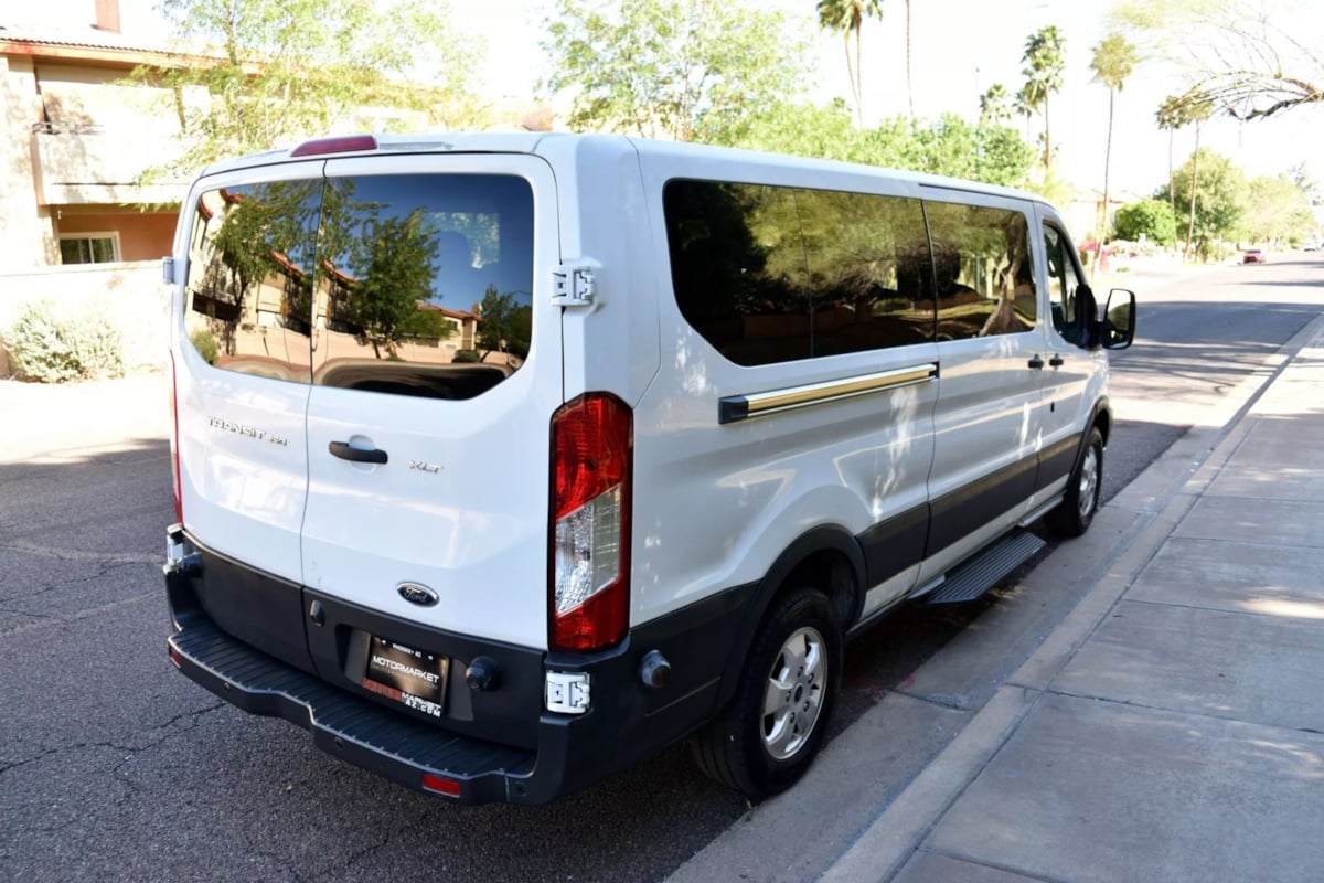 2017 Ford Transit XLT photo 7