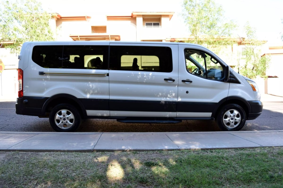 2017 Ford Transit XLT photo 8