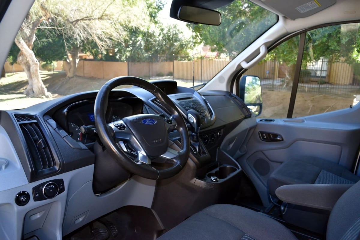 2017 Ford Transit XLT photo 11