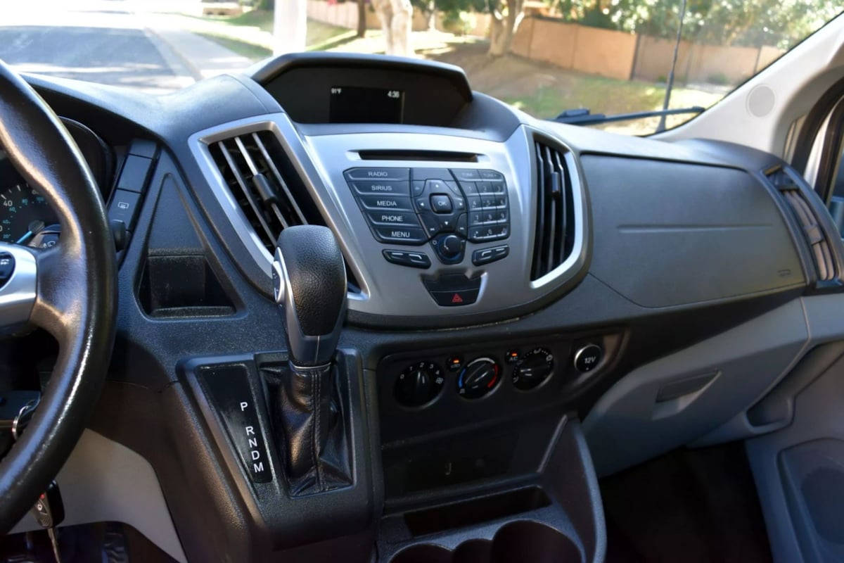 2017 Ford Transit XLT photo 14
