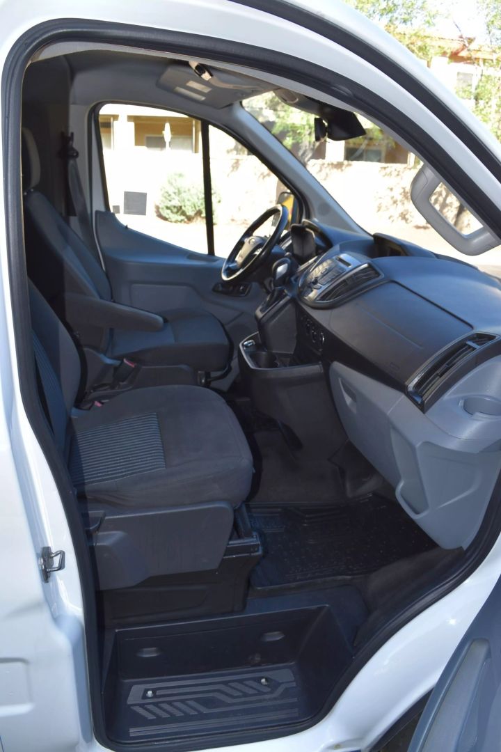 2017 Ford Transit XLT photo 19